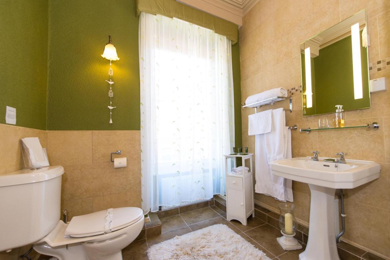 Victoria House Room Only Accommodation كارنارفون المظهر الخارجي الصورة